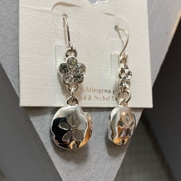 Sand dollar necklace and earrings - Picture 4 of 7